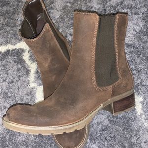Size 9.5 Timberland Women’s Boots